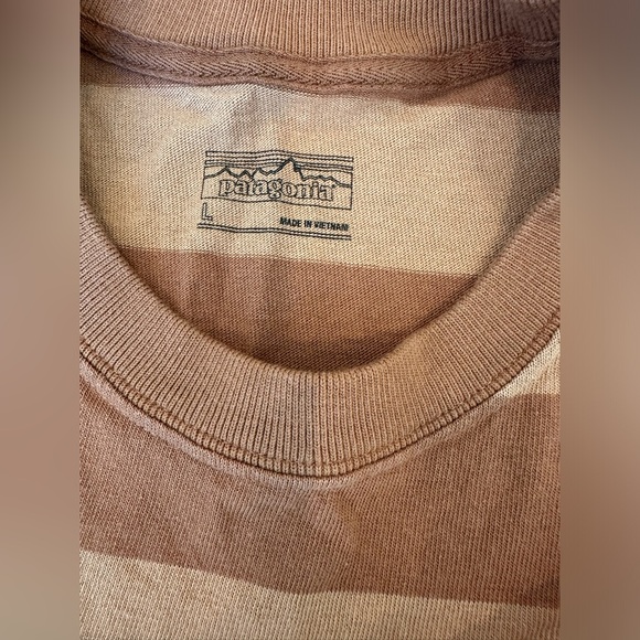 Men’s Striped Patagonia Tee - Picture 4 of 12